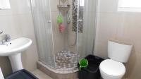 Bathroom 1 - 4 square meters of property in Grove End