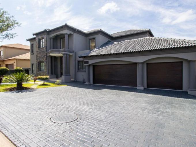 4 Bedroom House to Rent in Blue Valley Golf Estate - Property to rent - MR627818
