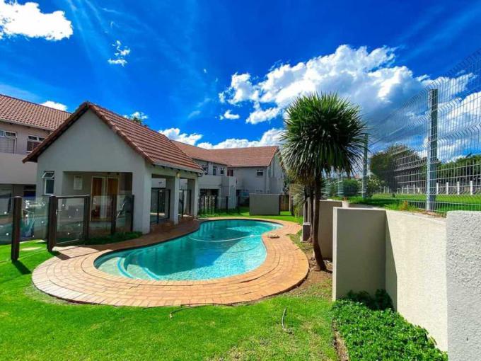3 Bedroom Apartment for Sale For Sale in Edenvale - MR629465