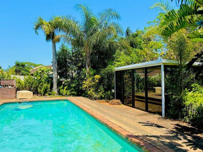 7 Bedroom House for Sale For Sale in Amanzimtoti  - MR629486