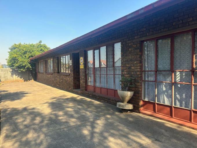 5 Bedroom House for Sale For Sale in Emalahleni (Witbank)  - MR629651
