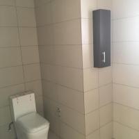 Main Bathroom - 6 square meters of property in Erand Gardens