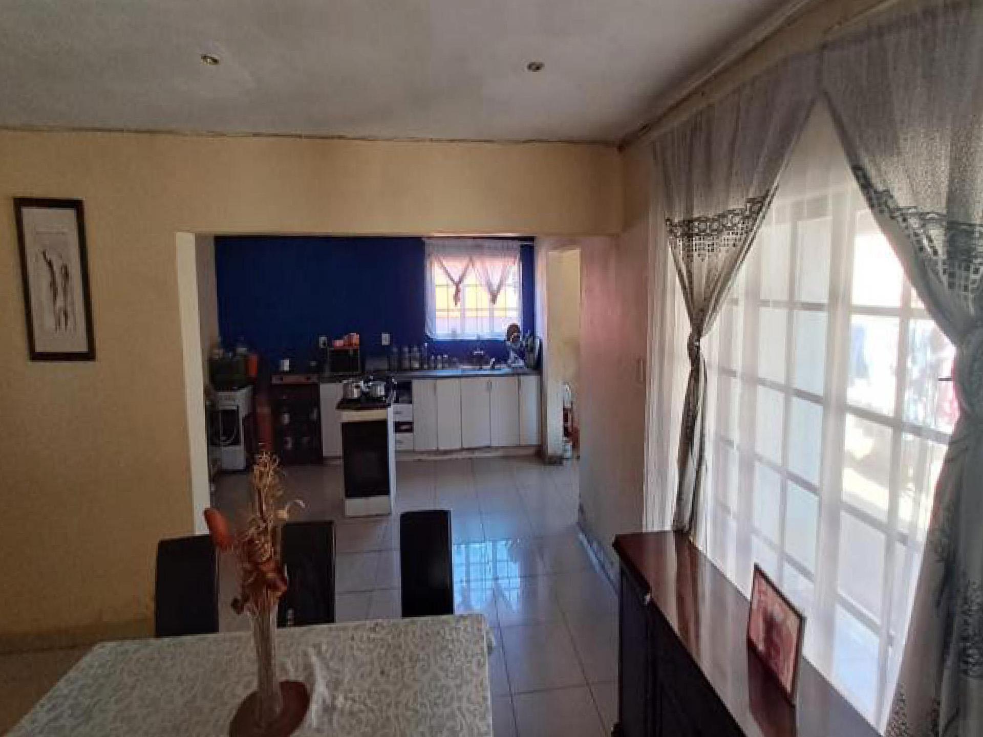 Dining Room of property in Middelburg - MP