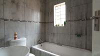 Bathroom 1 - 4 square meters of property in Die Hoewes