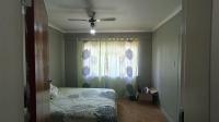 Bed Room 1 - 13 square meters of property in Visagiepark