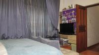 Bed Room 2 - 17 square meters of property in Waverley - JHB