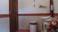 Bathroom 3+ - 14 square meters of property in Waverley - JHB