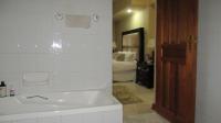 Main Bathroom - 9 square meters of property in Waverley - JHB