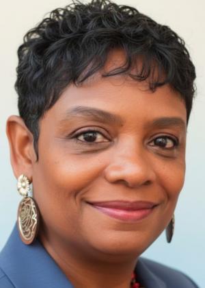 Photo of Lucinda Bowes