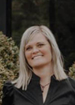 Photo of Lauren Lewis