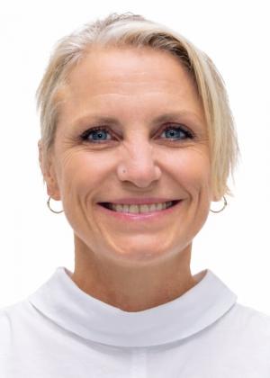 Photo of Kelly Davis