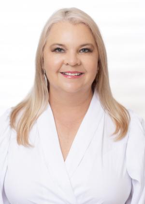 Photo of Lelanie Stuart