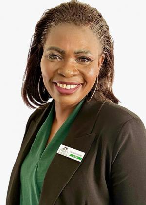Photo of Elizabeth Mogapi