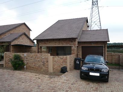 2 Bedroom Duplex for Sale For Sale in Rooihuiskraal - Home Sell - MR00225