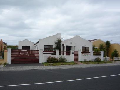 4 Bedroom House for Sale For Sale in Muizenberg   - Home Sell - MR00285