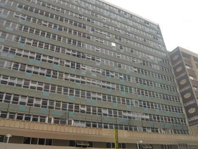 1 Bedroom Apartment for Sale For Sale in Johannesburg Central - Private Sale - MR00300
