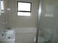 Bathroom 1 - 6 square meters of property in Moorreesburg