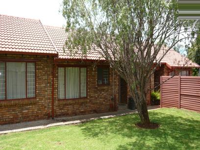 2 Bedroom Duet for Sale For Sale in Rooihuiskraal North - Private Sale - MR01180