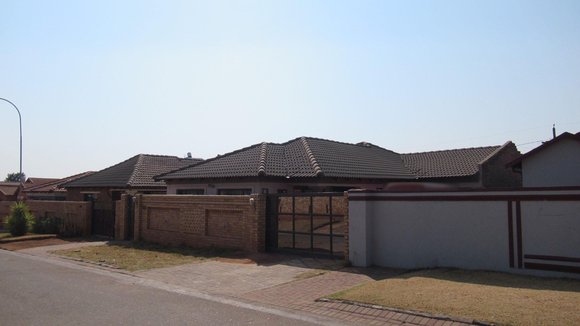Front View of property in Protea Glen