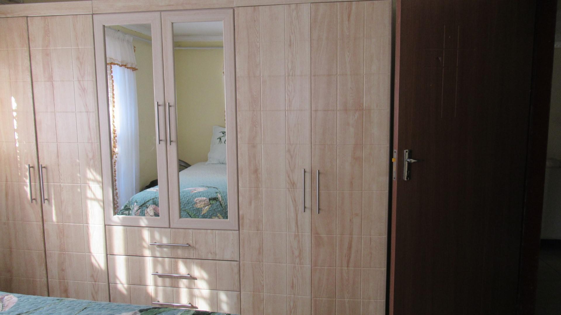 Bed Room 2 - 13 square meters of property in Protea Glen