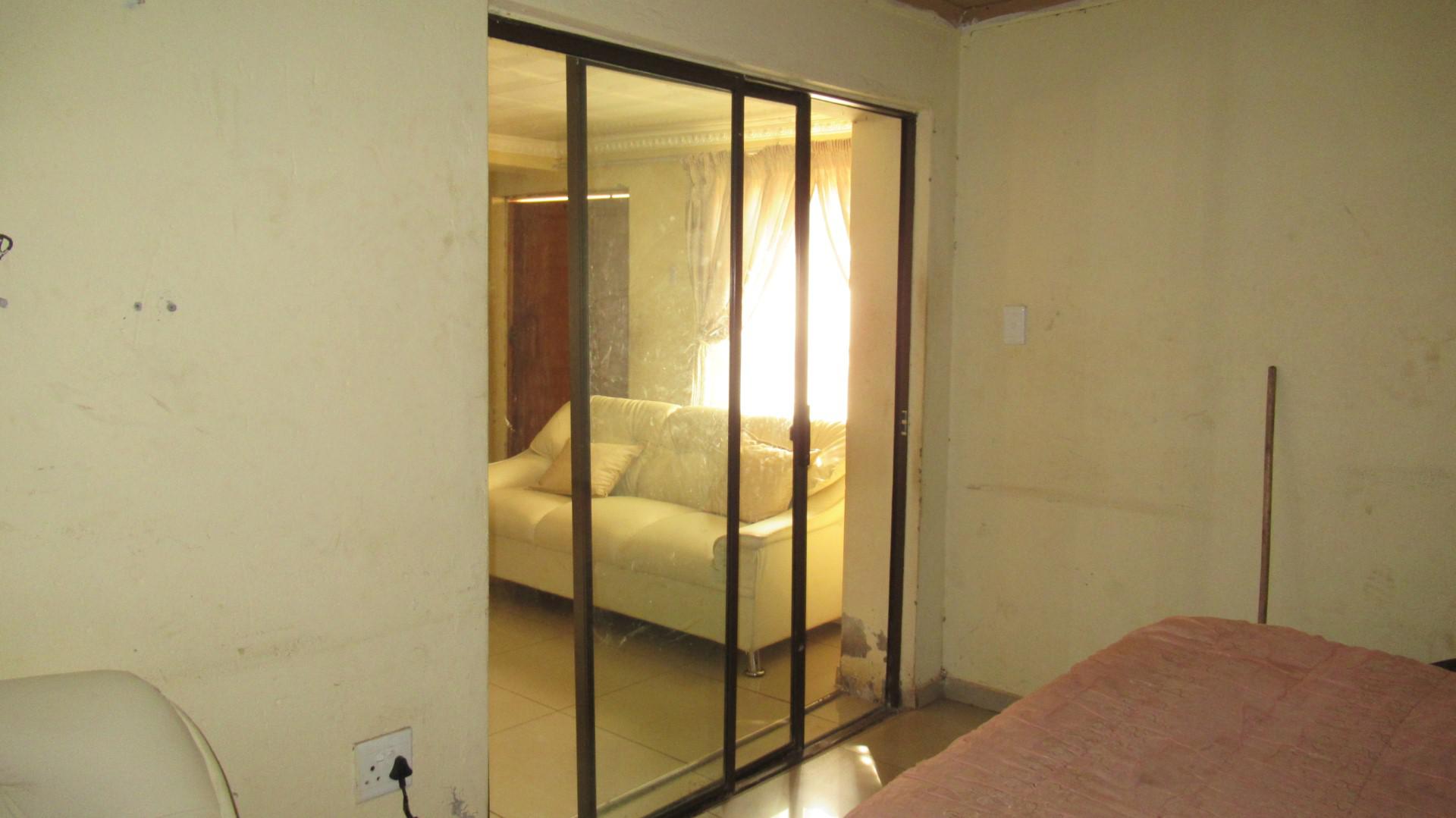 Bed Room 3 - 19 square meters of property in Protea Glen