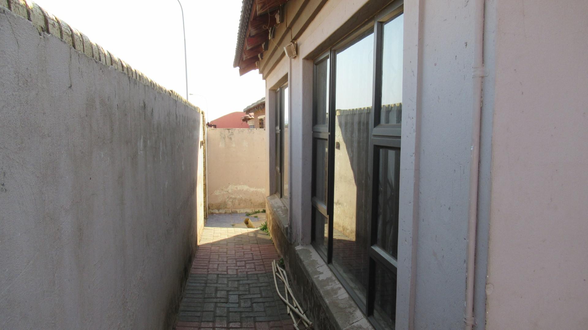 Front View of property in Protea Glen