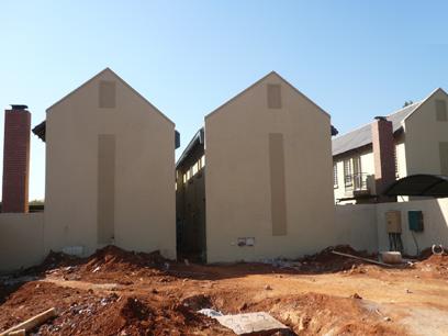 2 Bedroom Duplex for Sale For Sale in Pretoria North - Private Sale - MR02254