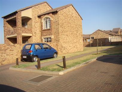 2 Bedroom Simplex to Rent in Mooikloof Ridge - Property to rent - MR023080