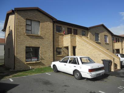 Front View of property in Strand