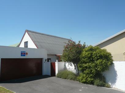 4 Bedroom House for Sale For Sale in Bloubergstrand - Private Sale - MR02320