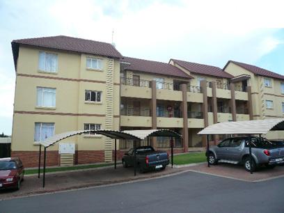 2 Bedroom Apartment for Sale For Sale in Emalahleni (Witbank)  - Private Sale - MR023401