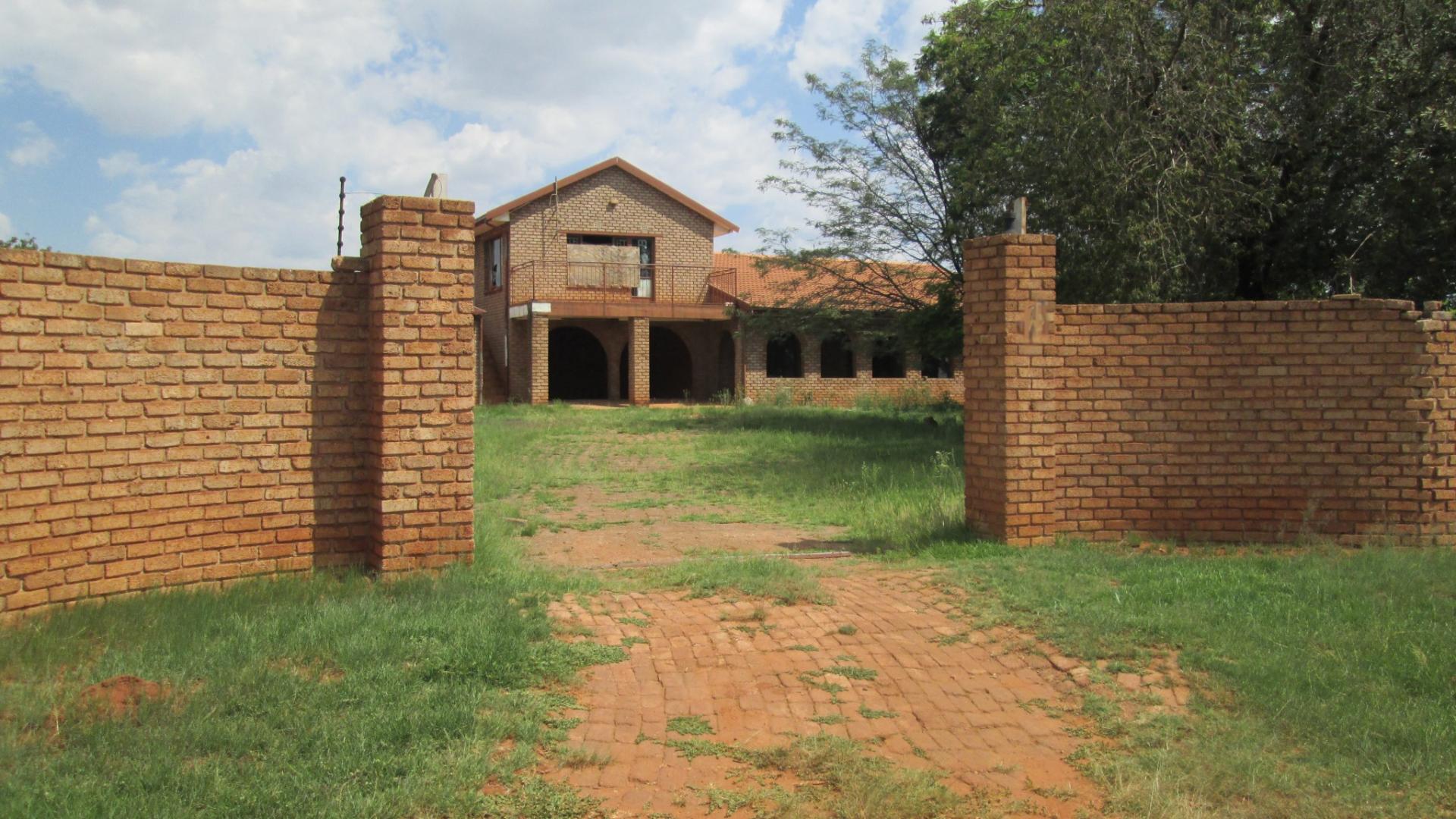 Front View of property in Krugersdorp