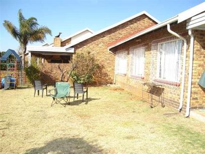 3 Bedroom Simplex to Rent in Kempton Park - Property to rent - MR025910