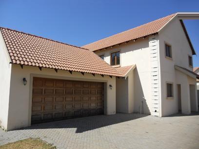 Front View of property in Kosmosdal