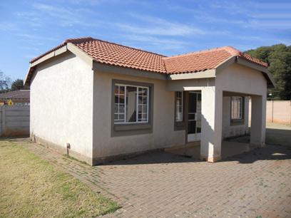 Front View of property in The Orchards