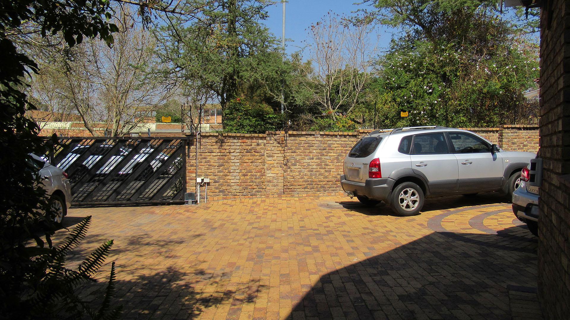 Front View of property in Randpark Ridge