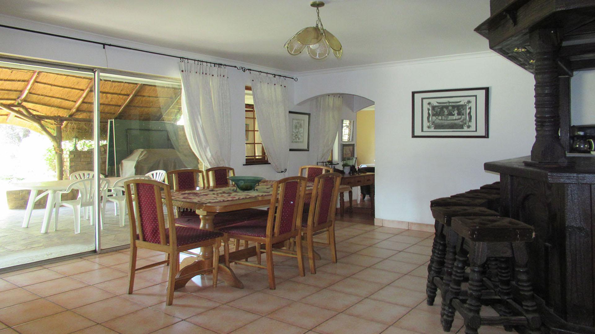Dining Room - 30 square meters of property in Randpark Ridge