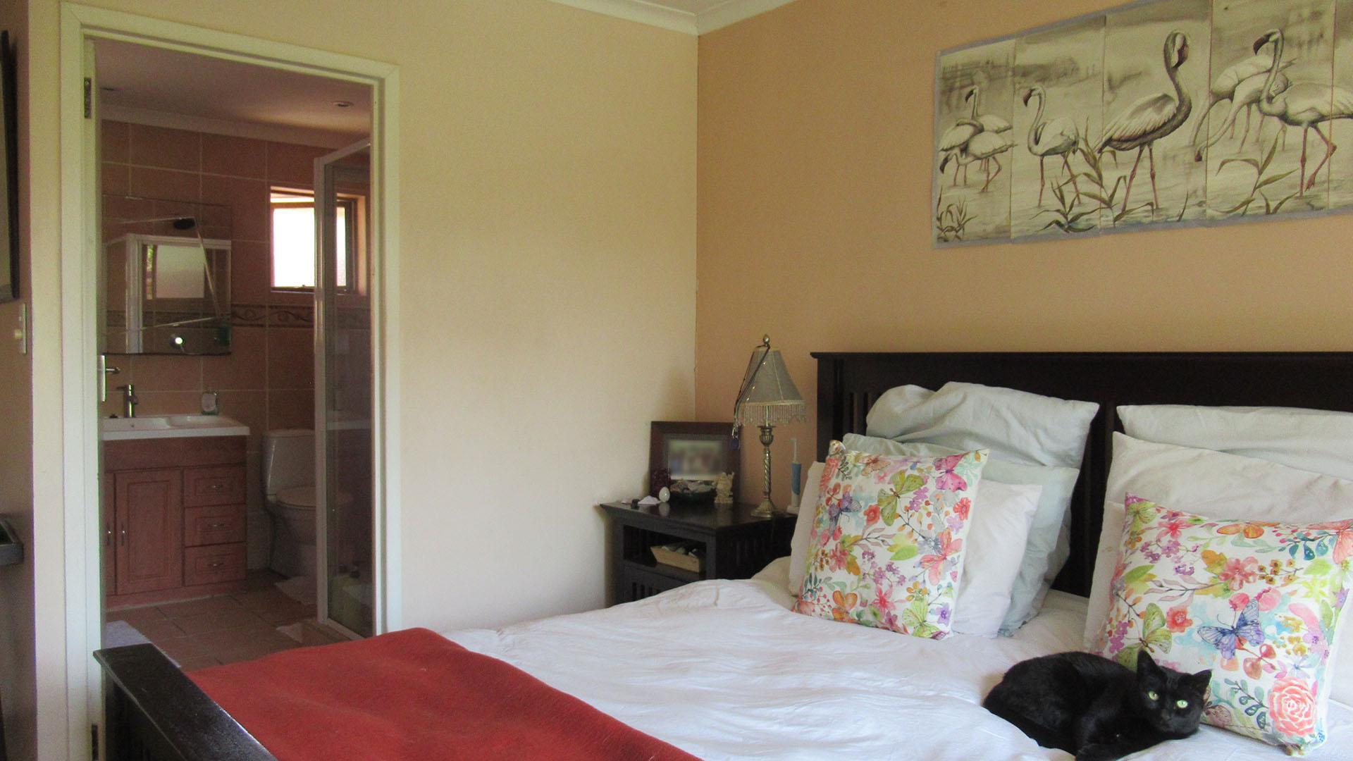 Main Bedroom - 19 square meters of property in Randpark Ridge
