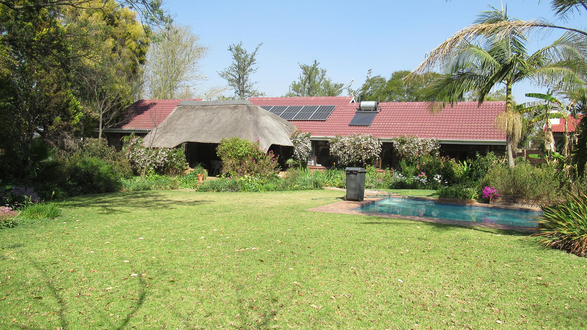 Front View of property in Randpark Ridge