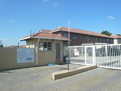 Front View of property in Glenmarais (Glen Marais)