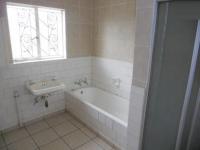 Bathroom 1 - 7 square meters of property in Strubenvale