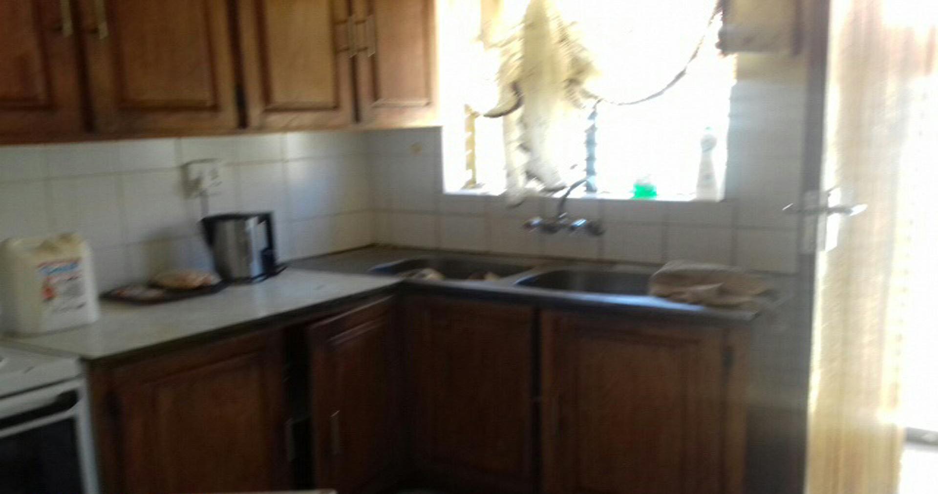 Kitchen of property in Polokwane