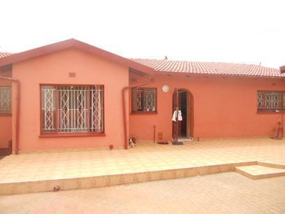 3 Bedroom House for Sale For Sale in Lenasia South - Home Sell - MR027776