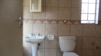 Main Bathroom - 6 square meters of property in Vorna Valley