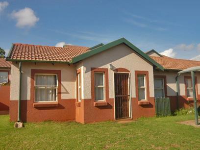 2 Bedroom Simplex for Sale For Sale in Weltevreden Park - Home Sell - MR03337