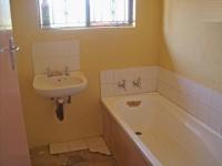 Main Bathroom - 2 square meters of property in Ennerdale