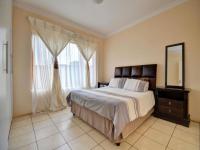 Main Bedroom - 16 square meters of property in Krugersdorp