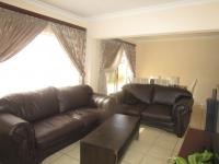Lounges - 13 square meters of property in Krugersdorp