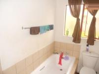 Bathroom 1 - 3 square meters of property in Johannesburg North