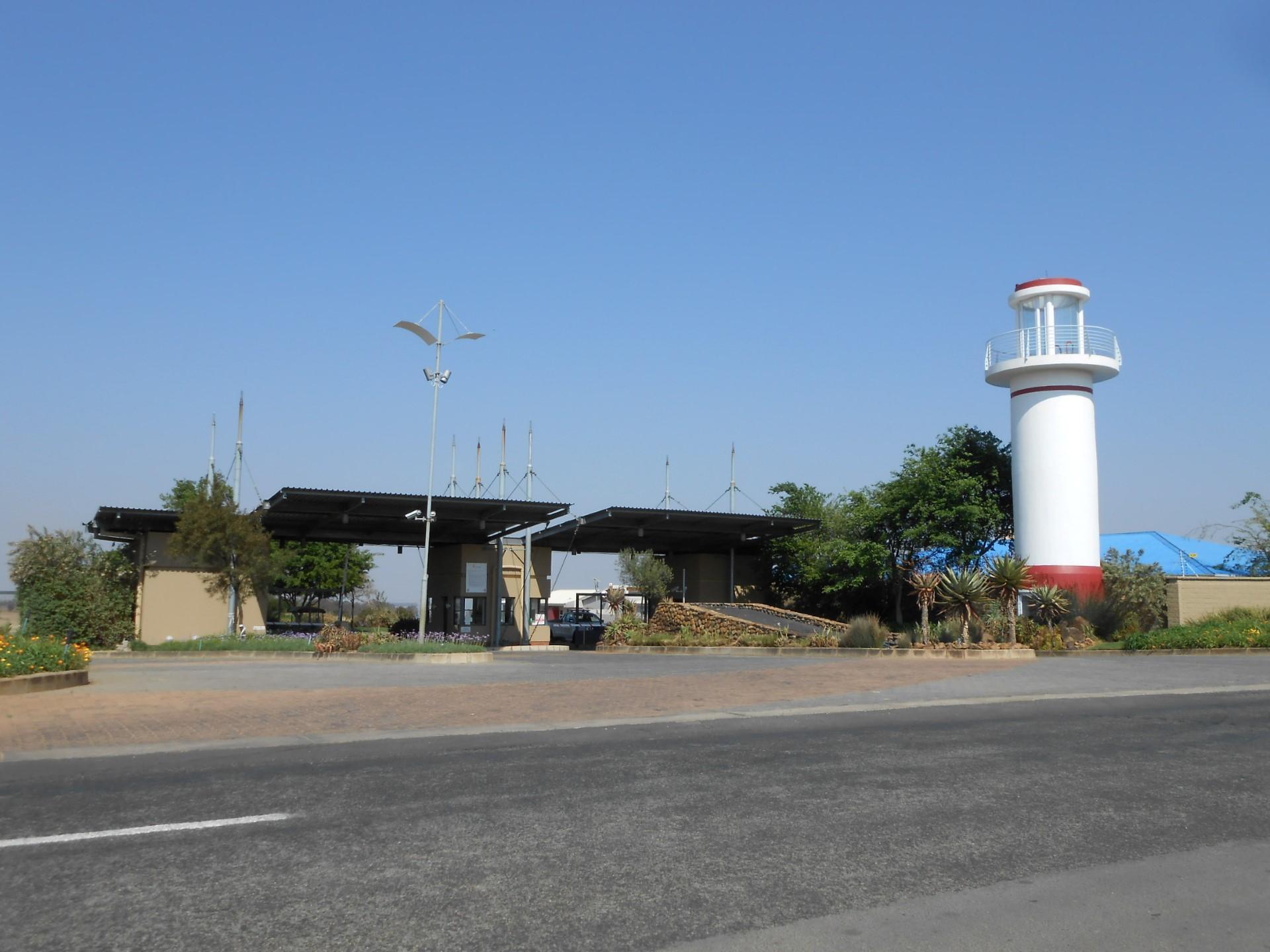 Front View of property in Vaalmarina